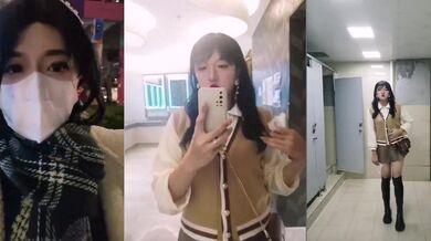 小允 - 勇闯商场女厕，在商场里每时每刻都想发情，女厕里有人也要进去发骚，坐电梯坐椅子也要撩裙子 ~